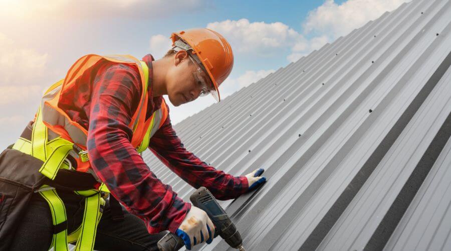 Professional gutter cleaning in Prairie Du Chien, WI